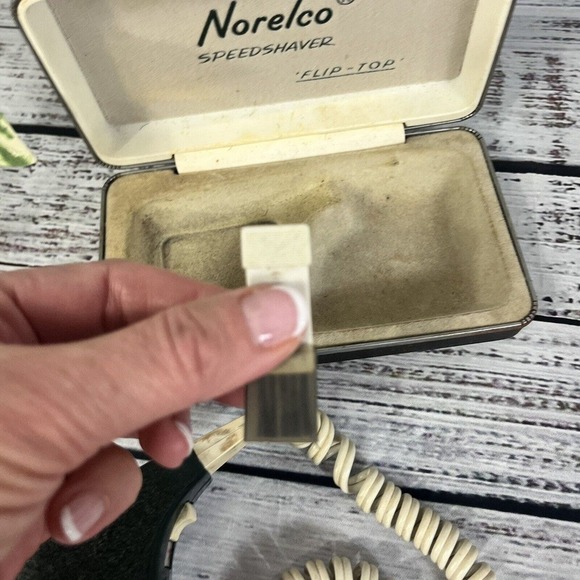 Norelco Speedshaver Flip-Top Vintage Green Electric Shaver Razor w Case - Picture 10 of 15